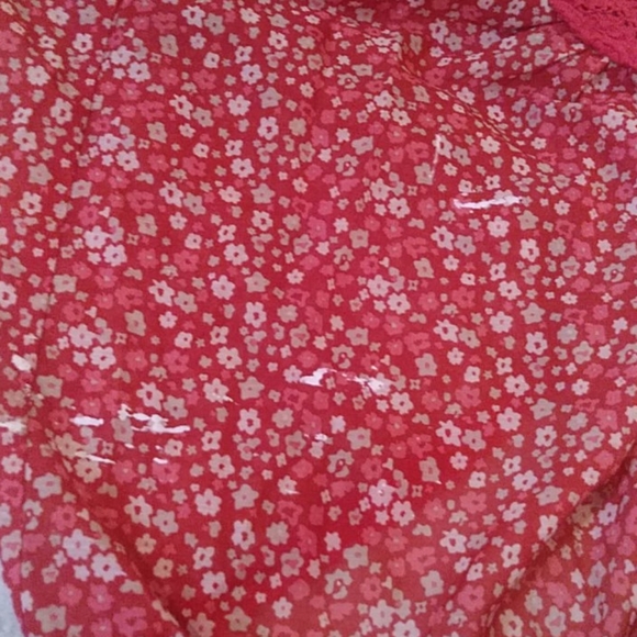 Red Floral Adjustable Strap Blouse - Picture 5 of 5